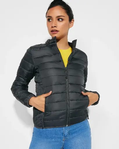 FINLAND-RA5095 Woman